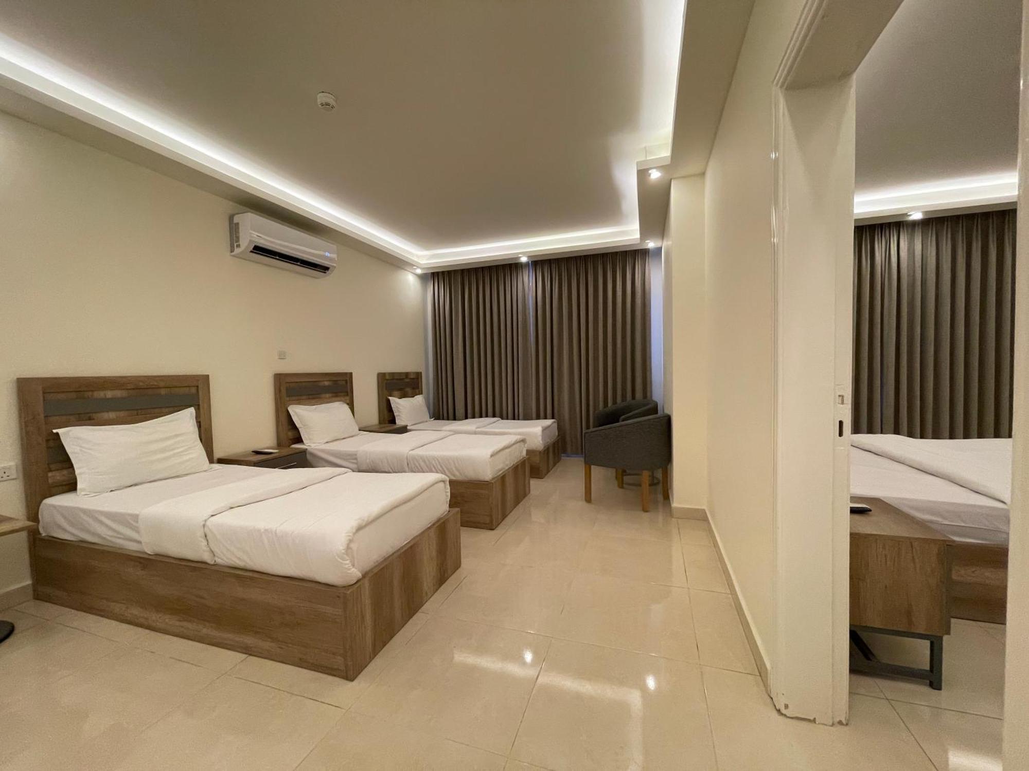 Aster Hotel Aqaba Exterior photo